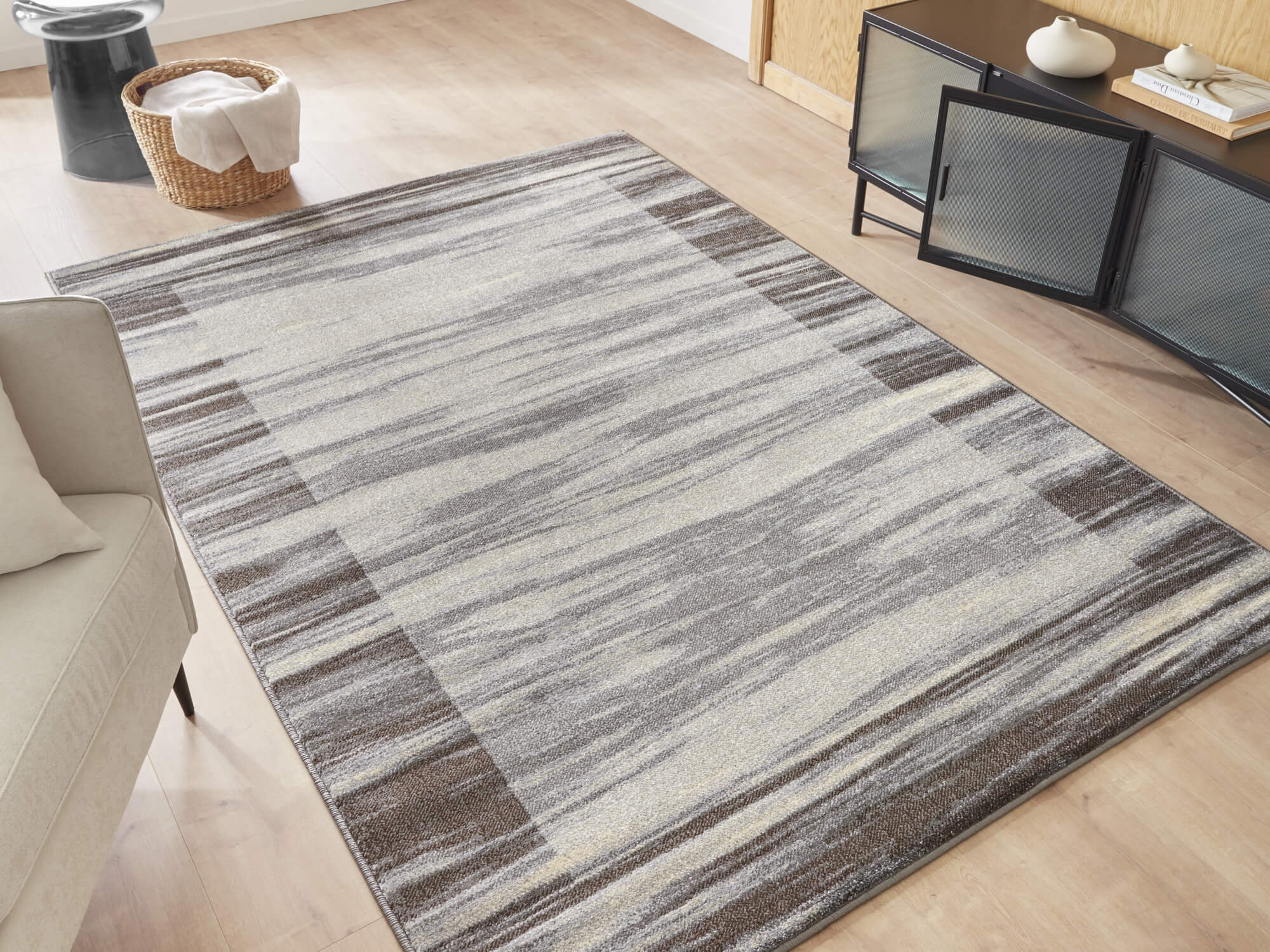 Teppich Ylva – Grau mit Linienstruktur – Kurzflor – modern & pflegeleicht für Wohnzimmer