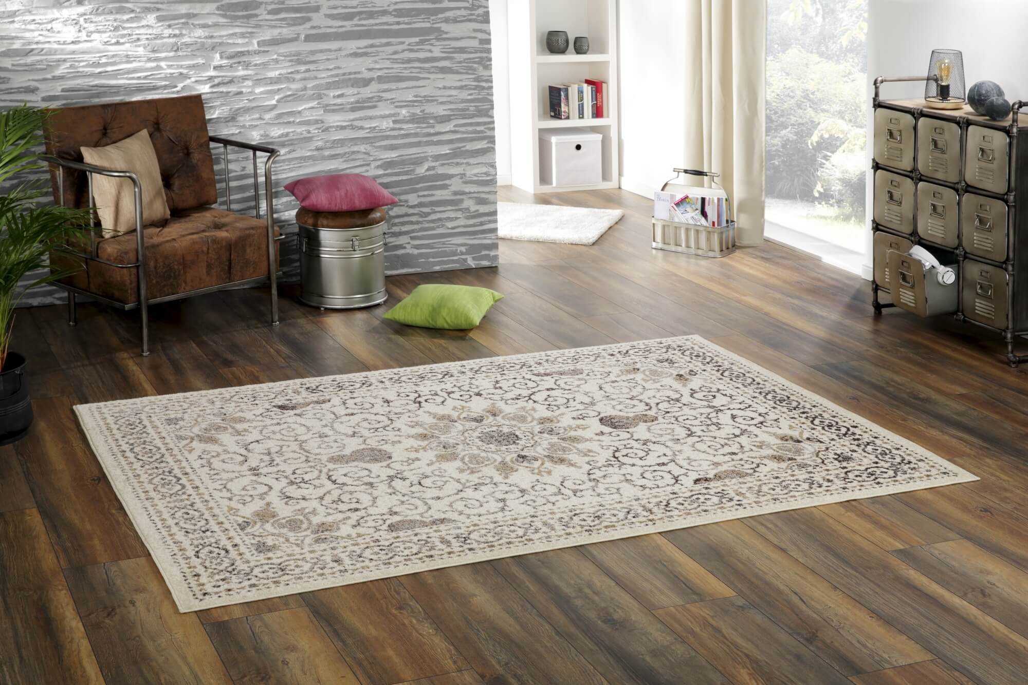 Teppich Allegra – Silber mit Feines Streifendesign – Kurzflor – pflegeleicht & modern