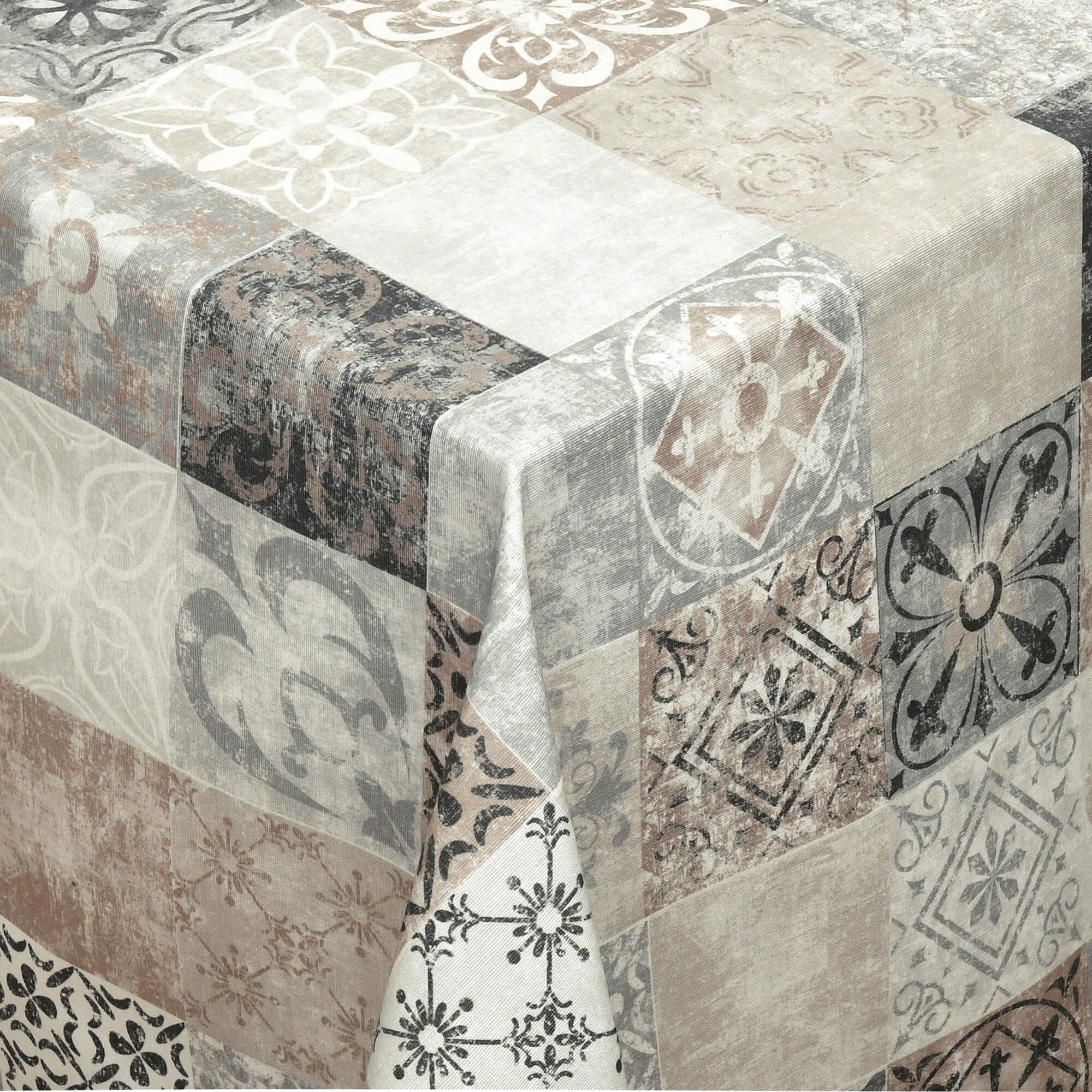 Abwaschbare Tischdecke mit Fleckschutz - Leinenoptik, Orientalisches Muster in Weiss-Beige