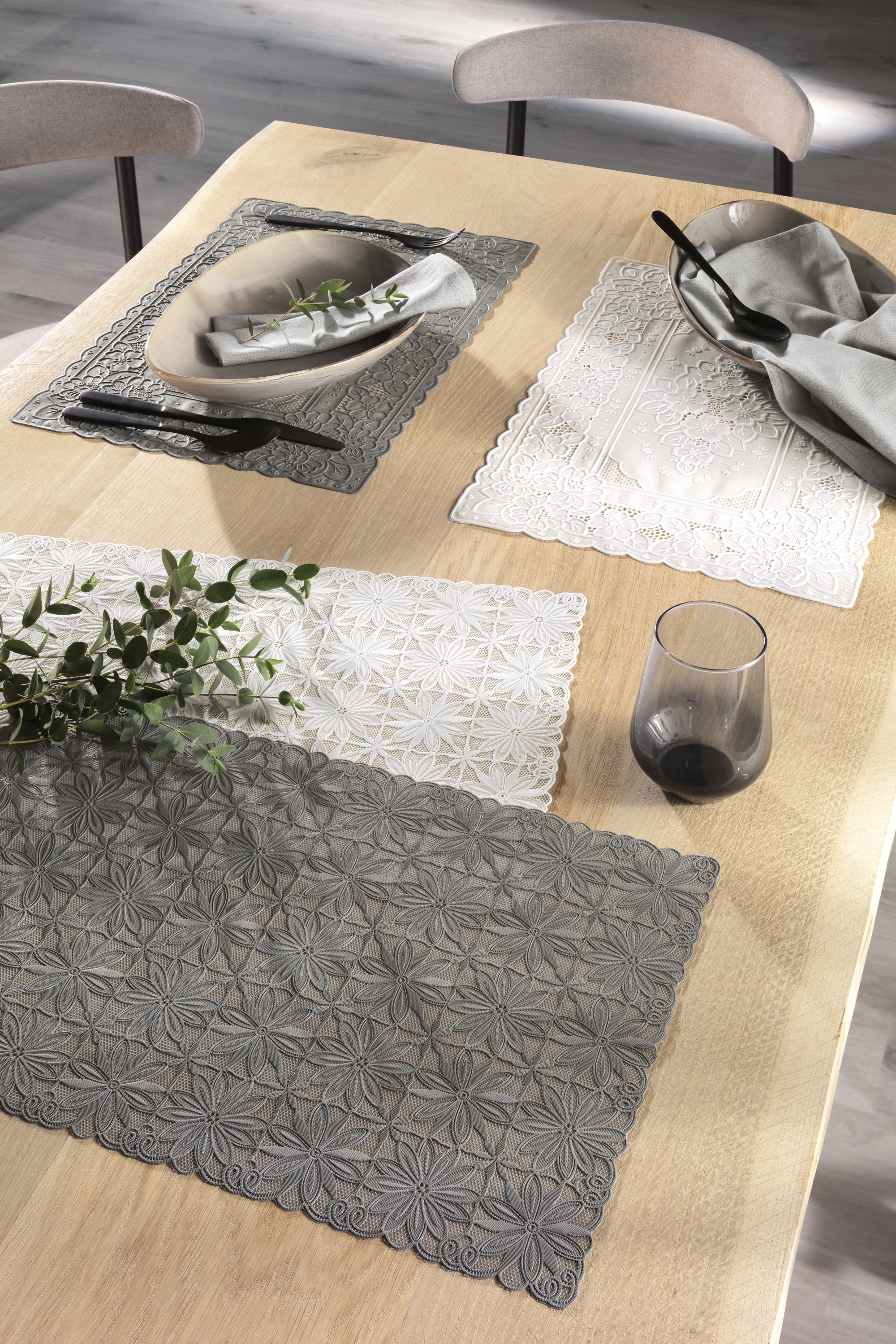 Tischsets EVA 6er-Set Platzsets 30x45 cm Qadratisches Blumenmuster Weiss Tischsets EVA 6er-Set Platzsets 30x45 cm Qadratisches Blumenmuster Weiss