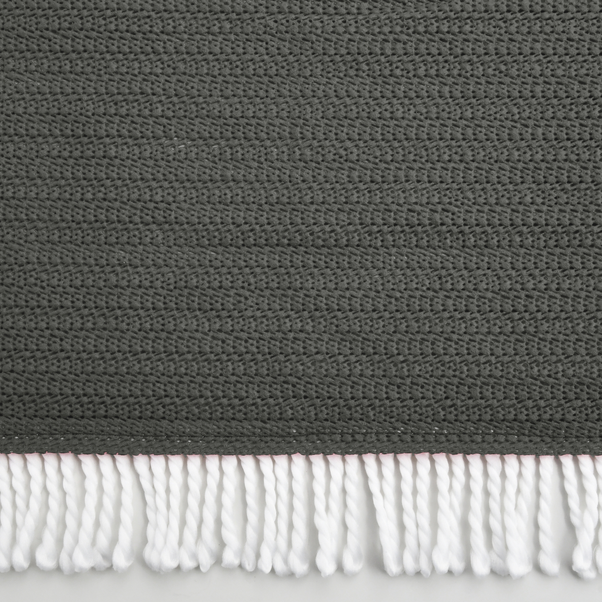 Gartentischdecke mit Fransen eckig 130x160 cm Dunkel-Grau Gartentischdecke mit Fransen eckig 130x160 cm Dunkel-Grau