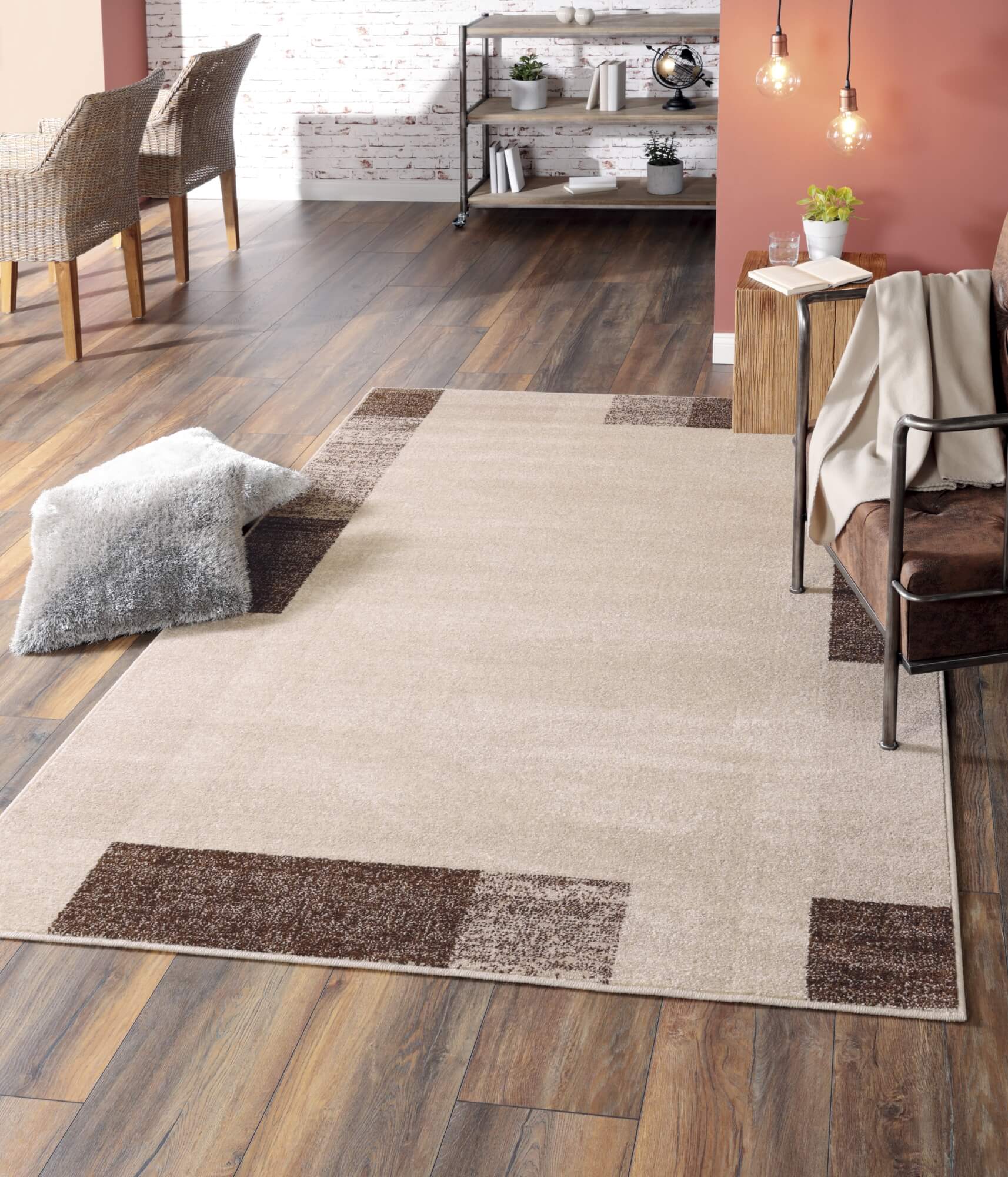 Teppich Ylva – Beige mit Strukturmuster – Kurzflor – weich & pflegeleicht für Wohnzimmer